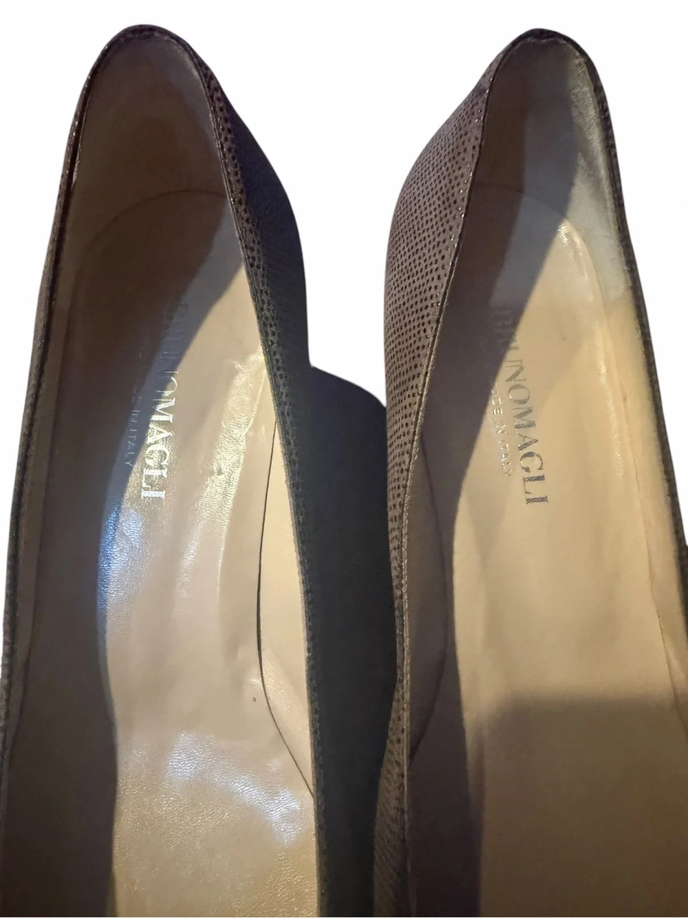 Bruno Magli🌟Taupe Pointed-Toe Heels🌟Brand New🌟Size 9🌟Gorgeous and Iconic! - Picture 2 of 5
